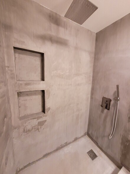 Building Photo - 711 S Lynn St