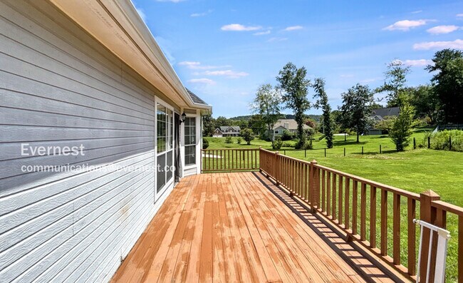 Building Photo - Spacious 3 Bedroom Home in Ooltewah / Deck...