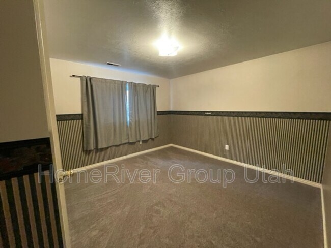 Building Photo - 9541 S Newkirk St