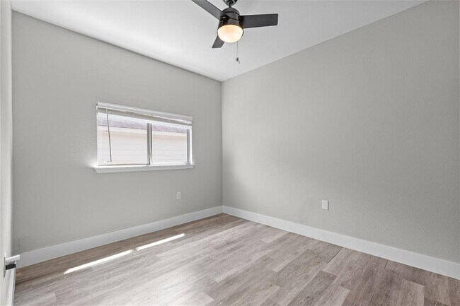 Building Photo - 5501 S Hearsey Dr