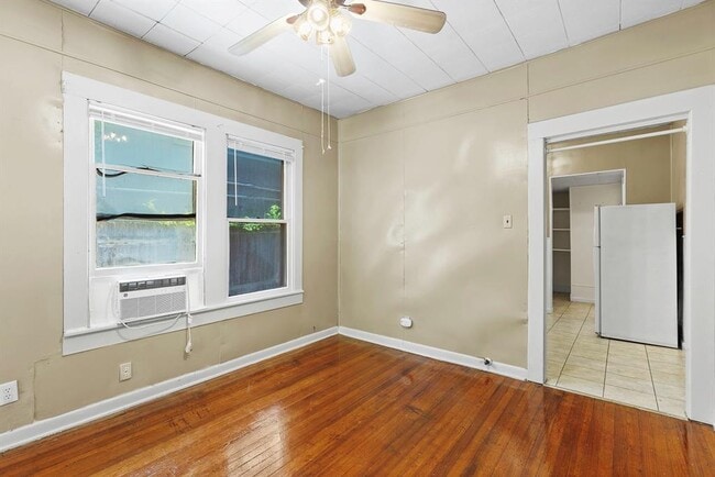 Building Photo - 4205 Avenue B