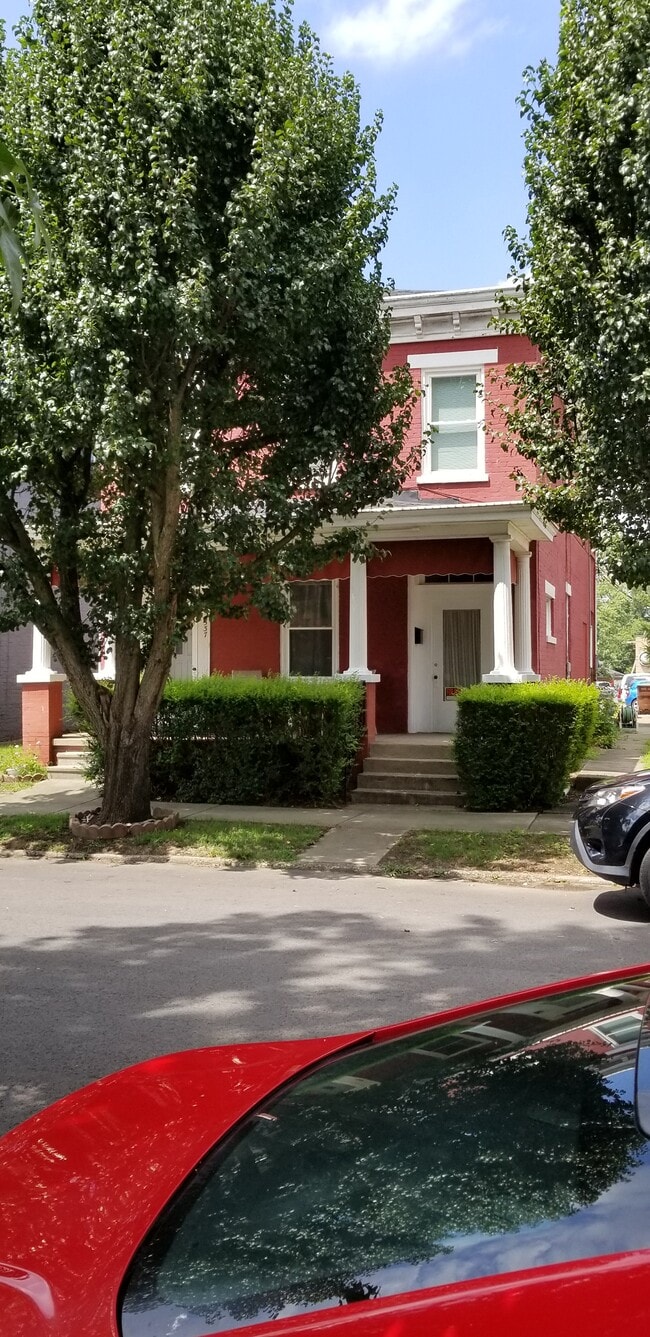 537   Sixth Street