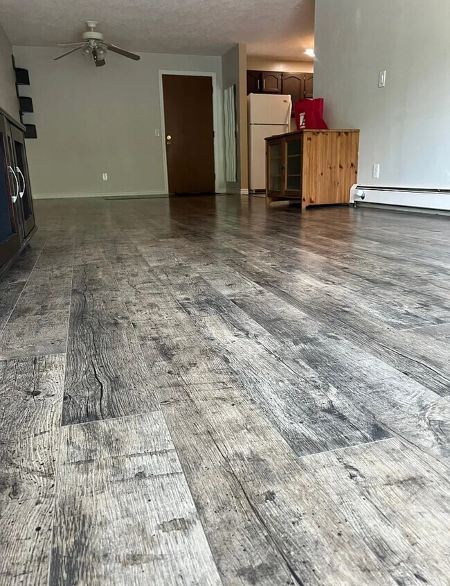 Building Photo - 379 Huse Rd