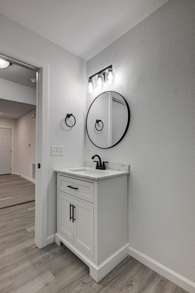 Building Photo - 2123 S Porter Ave