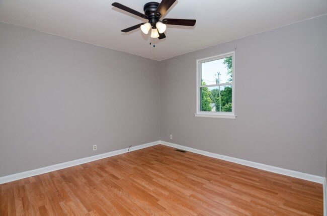 Building Photo - 7109 Hall Ln
