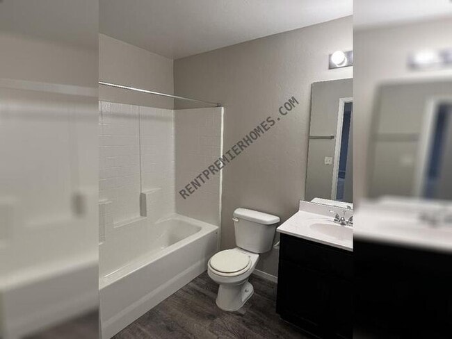 Building Photo - 1840 Land Run Dr