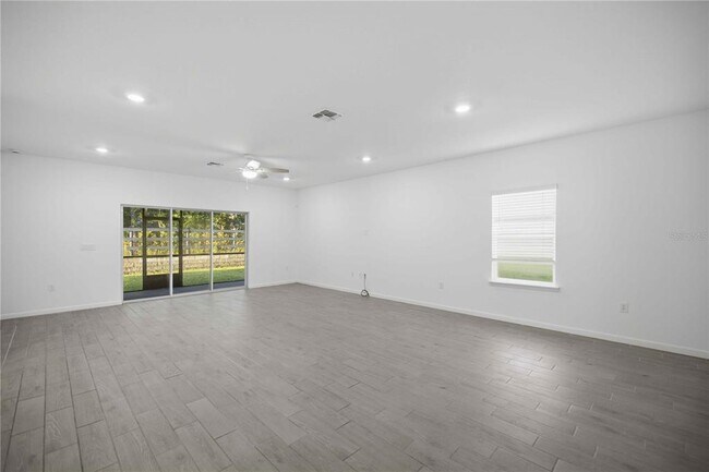 Building Photo - 3492 NE 38th Ln