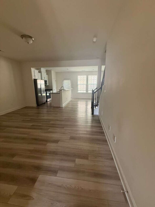 Building Photo - 2100 Solana Wds Dr