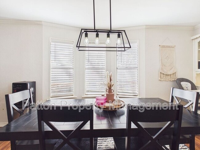 Building Photo - 7727 Cervin Dr