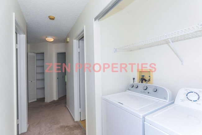 Building Photo - 2 Bedroom, 2 Bath, 2 Car Garage for rent a...
