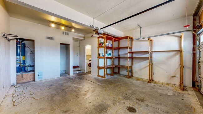 Building Photo - 360 Manka Cir