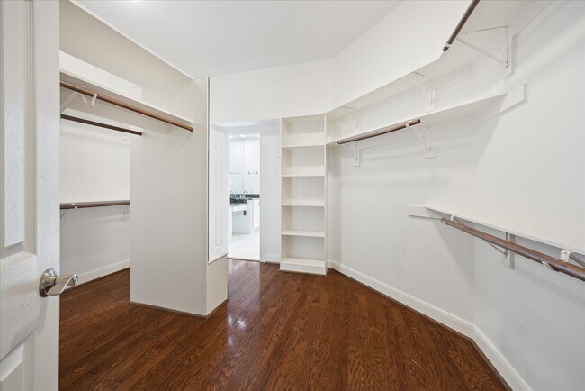Building Photo - 5826 Santa Fe Springs Dr