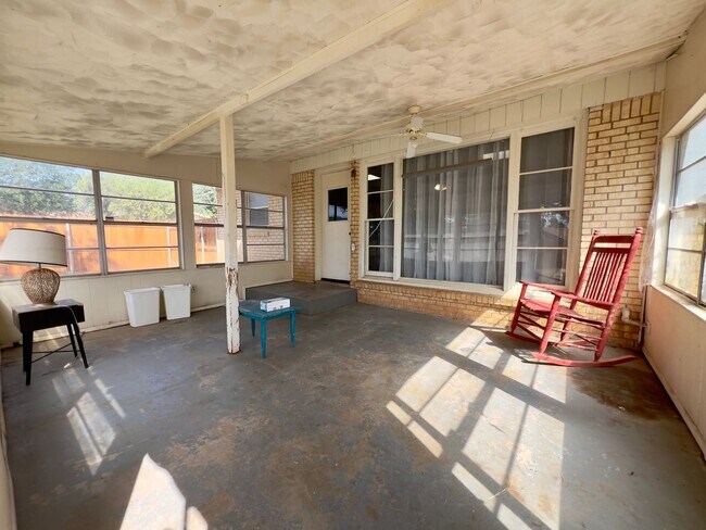 Building Photo - 2825 57th St