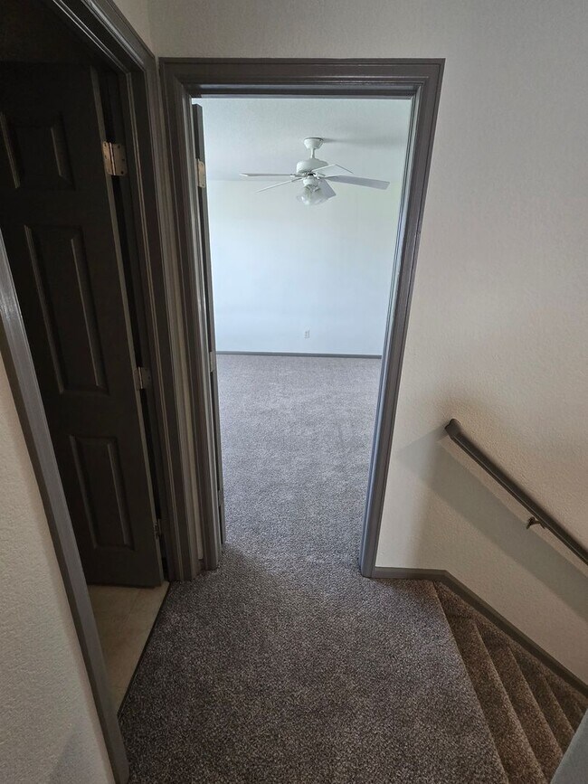 Building Photo - Spacious and Bright 4 Bedroom Home with Garage and Basement Now Available!