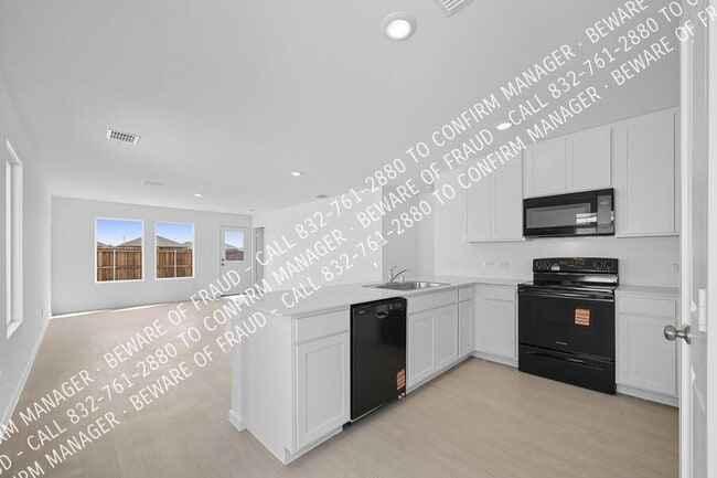 Building Photo - 6433 Middlebury Dr