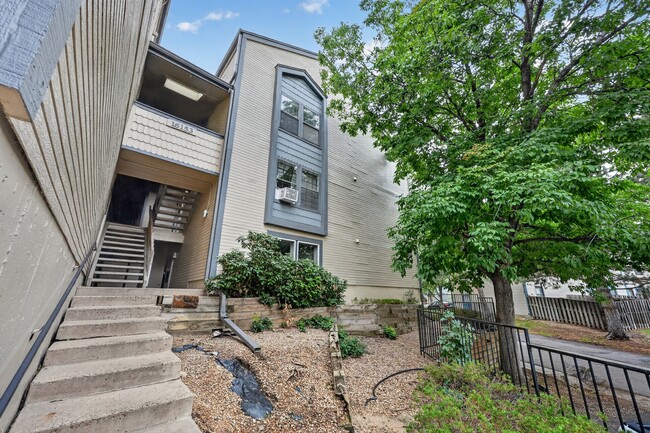Building Photo - 16153 E Alaska Pl