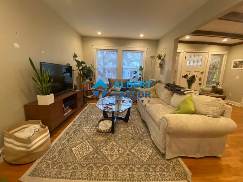 Building Photo - 21 Moraine St