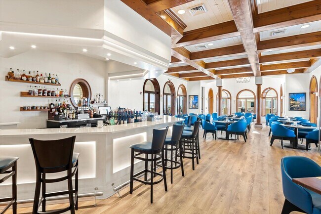 Building Photo - 215 S Ocean Grande Dr