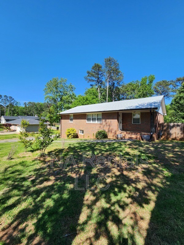 Building Photo - 730 McBurnette Rd N E