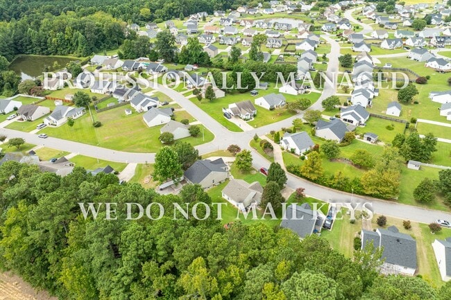 Building Photo - 621 Daffodil Way