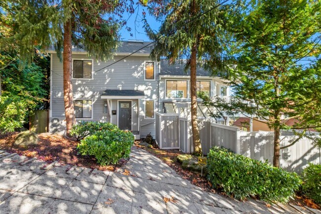 Building Photo - 3Bd/2.5Ba Seattle House