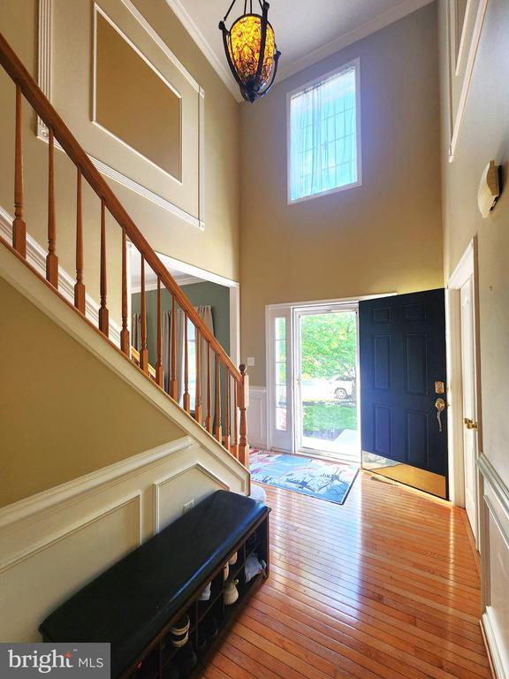 Building Photo - 8008 Race Horse Ln