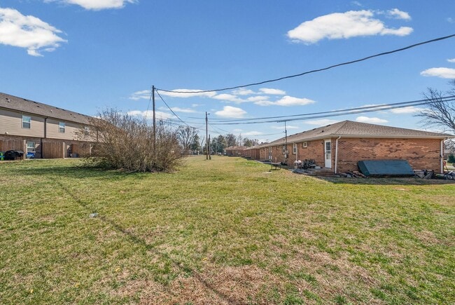 Building Photo - 135 Tandy Dr