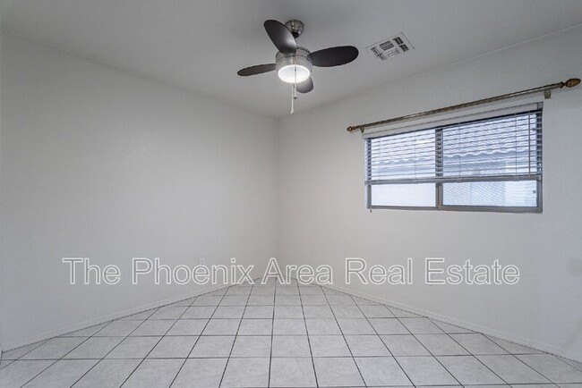 Building Photo - 663 S Colonial Ct