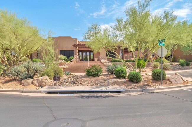 Building Photo - Beautiful 2-Bedroom Condo in Prime Scottsd...