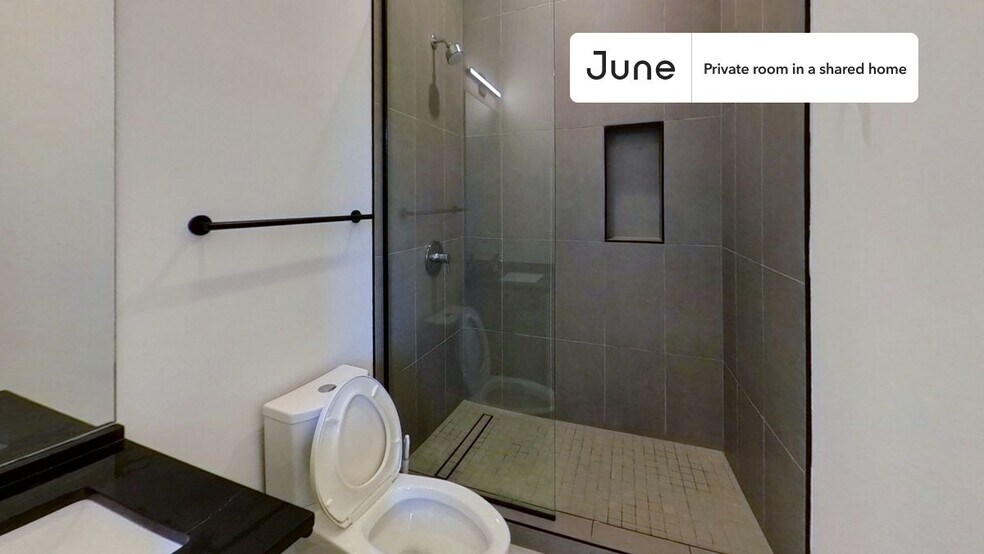 Building Photo - Room in Shared 4 bed/3 bath home