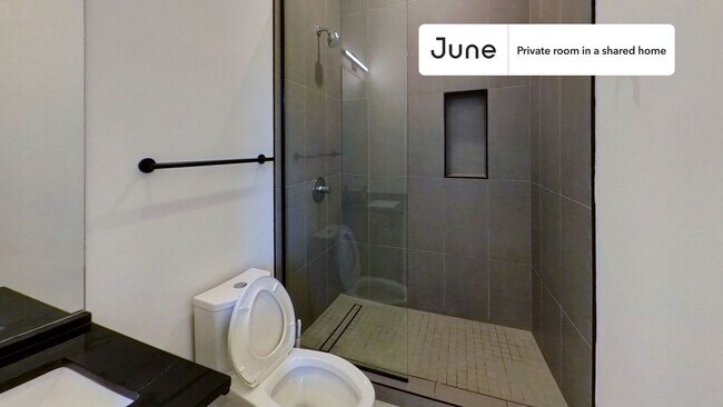 Building Photo - Room in Shared 4 bed/3 bath home