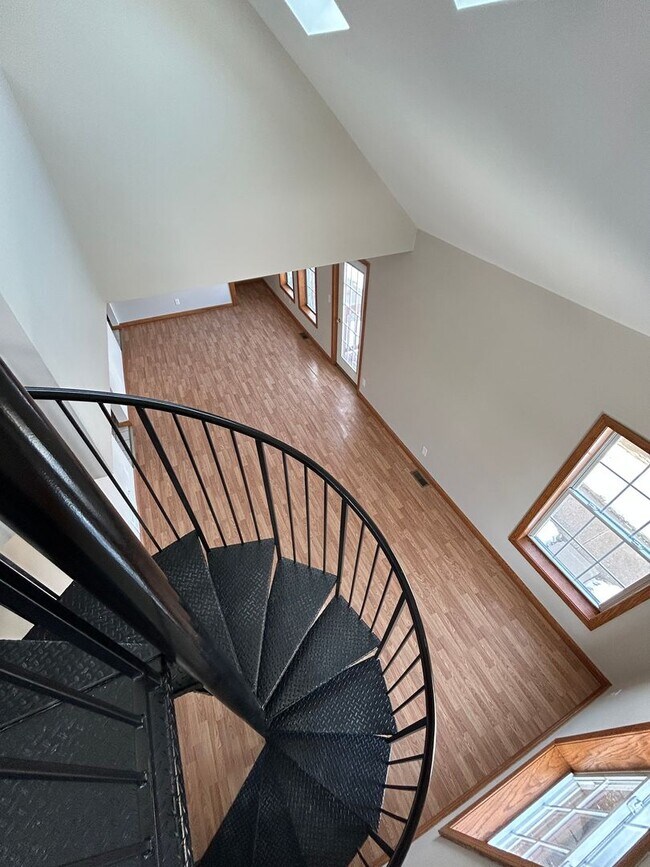 Building Photo - Bear Trax Real Estate