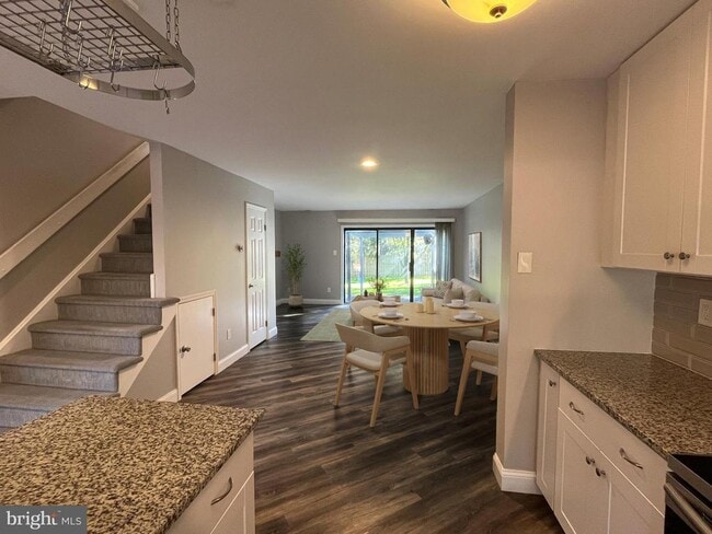 Building Photo - 42 Landmark Dr