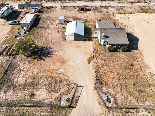 Building Photo - 3519 N Northstar Ave