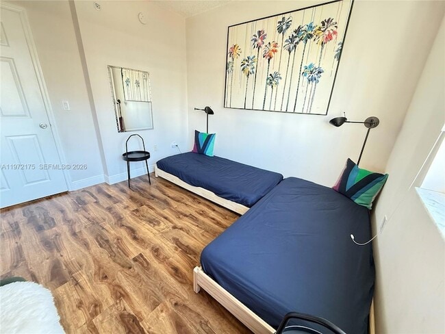 Building Photo - 17145 N Bay Rd