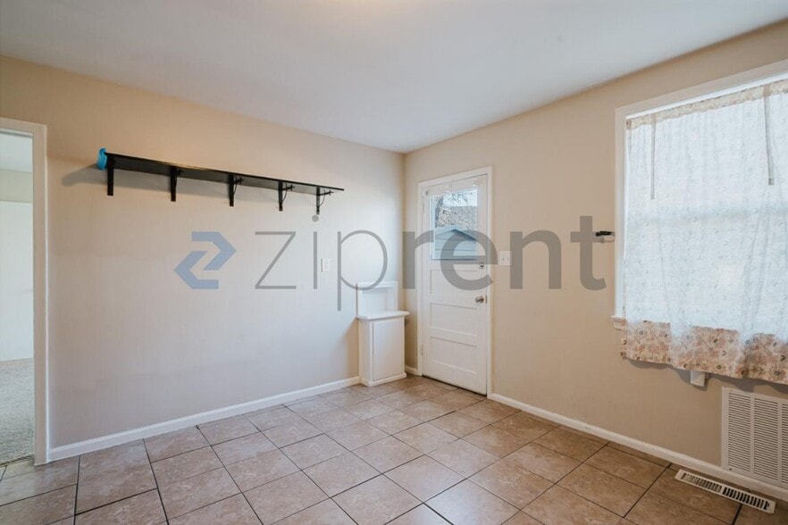 Building Photo - 593 W 1020 S