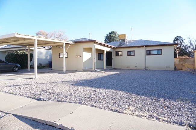 Building Photo - 10108 Chapala Ct NE