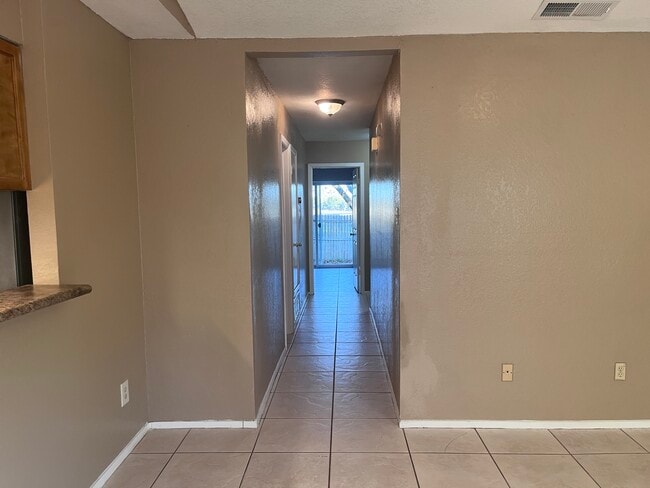 Building Photo - 312 Spring Branch Ln