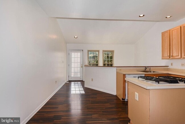 Building Photo - 43 Bank Spring Ct