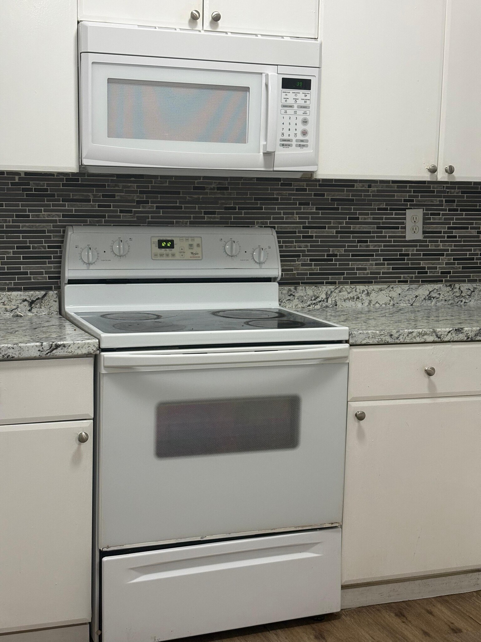 Building Photo - 2615 SE 14th Ave