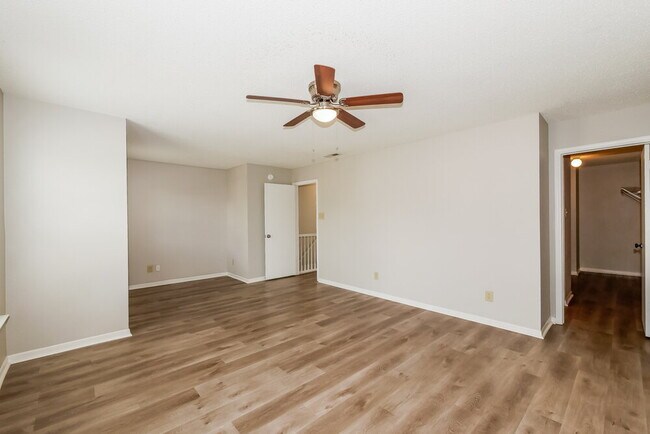Building Photo - 12867 Old Glory Dr