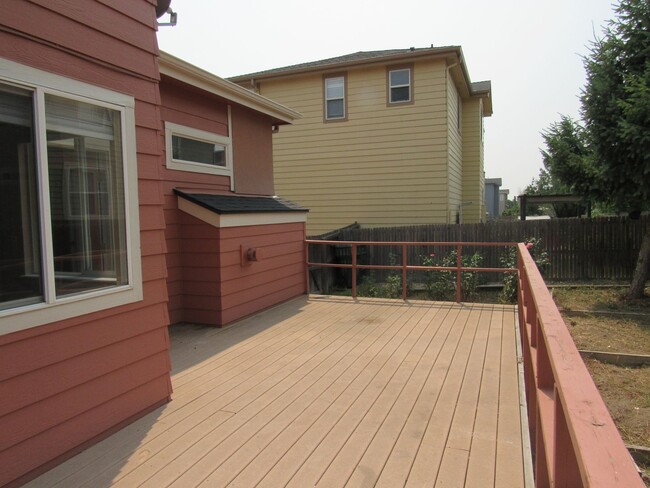 Building Photo - Superb  updated 5 bedroom, 4 bathroom home...