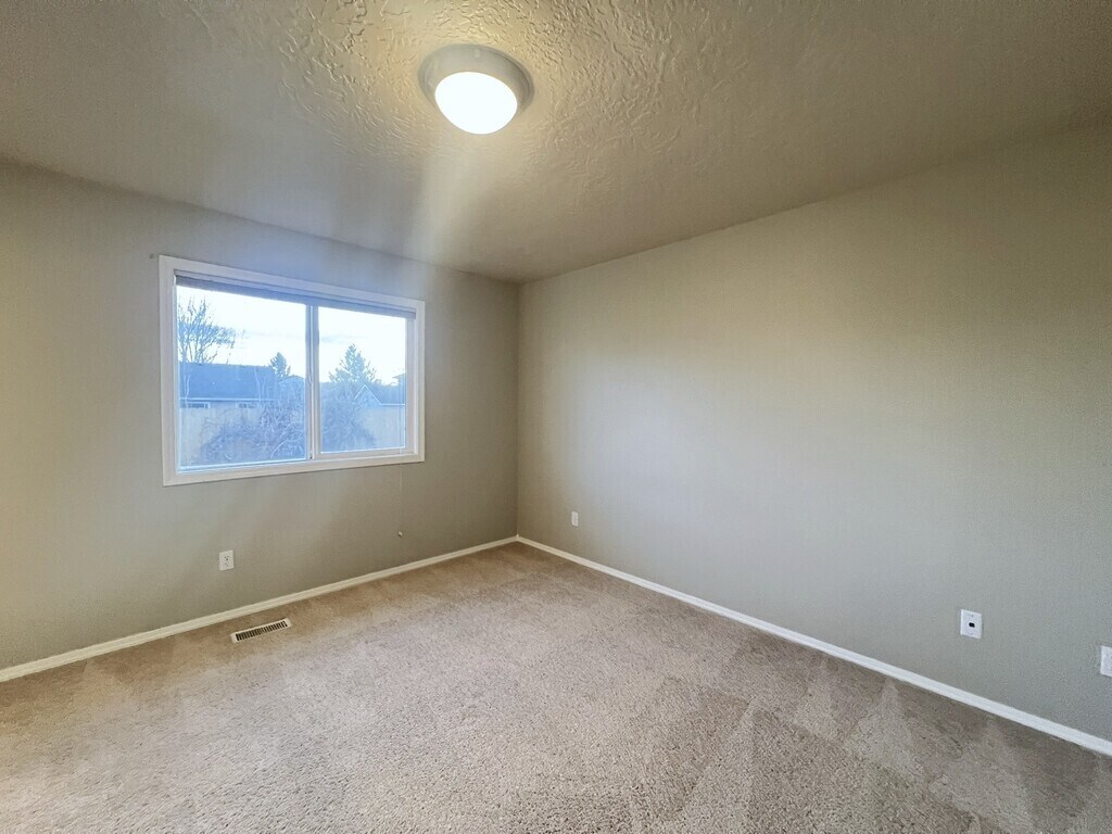 Building Photo - 4160 E Carnation Ct