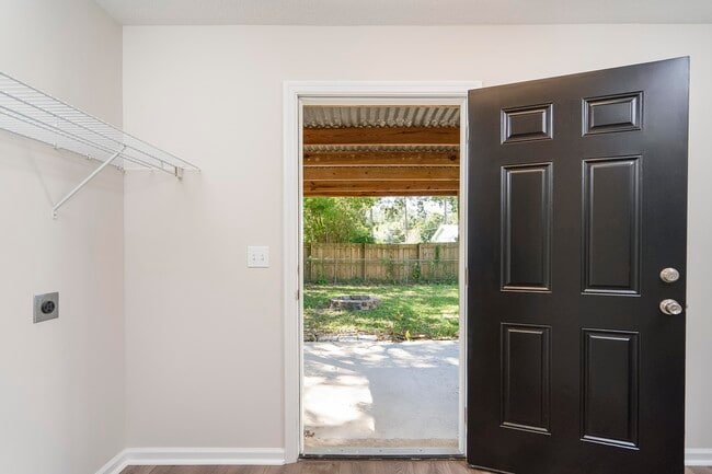 Building Photo - 241 Cantio Ave