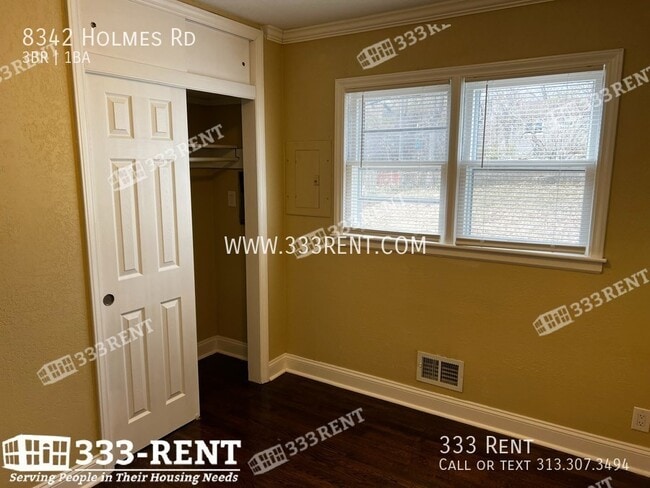 Building Photo - 8342 Holmes Rd
