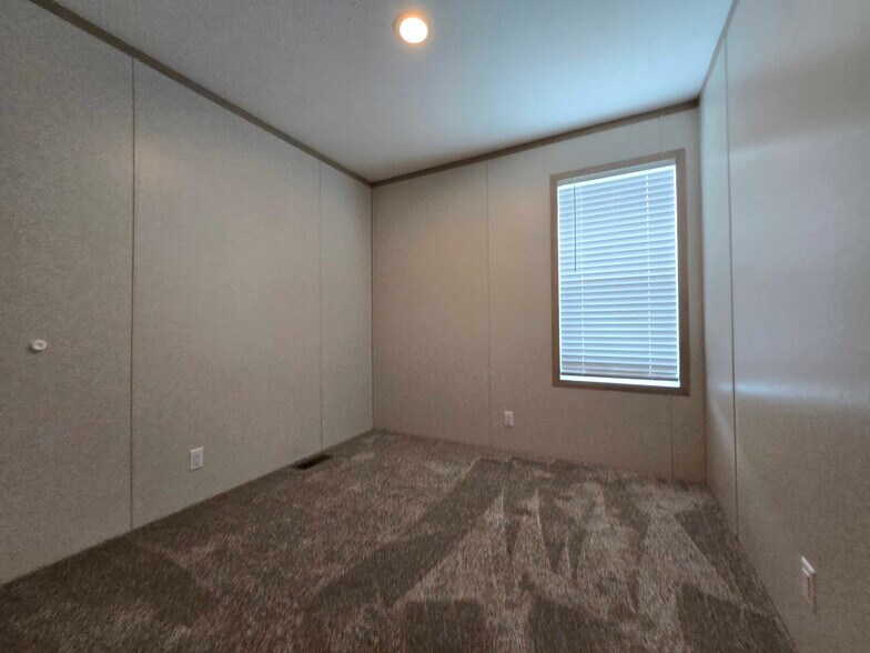 Building Photo - 52885 Van Buren Ct