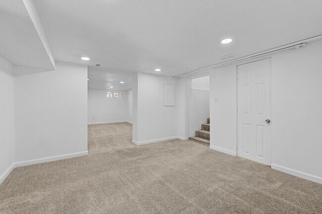 Building Photo - This Renovated Lakewood Ranch is perfect f...