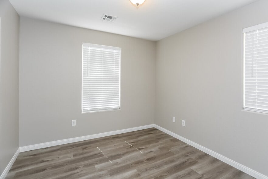 Building Photo - 5256 Soledad Summit Ave