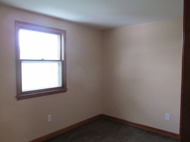 Building Photo - 101 Dale Dr