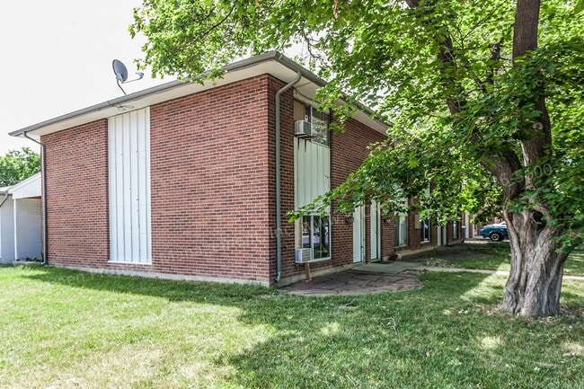 Building Photo - 1606 N Estrella Ave